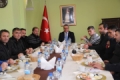  VALİ DENİZ, “10 OCAK ÇALIŞAN GAZETECİLER GÜNÜ” DOLAYISIYLA BASIN MENSUPLARIYLA KAHVALTIDA BİRARAYA GELDİ Fotoğrafı