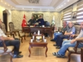 BAŞKAN DEMİR ESNAFLA DİRSEK TEMASINDA Fotoğrafı