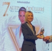 “Yılın En İyi Kadın Sunucusu” ödülü Esra Erol’a Verildi Fotoğrafı