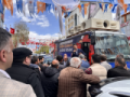 Esnaf ziyareti mitinge dönüştü Fotoğrafı